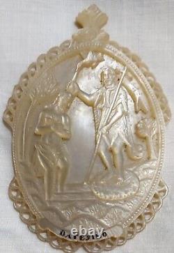 Antique Mother of Pearl Bethlehem religious carving, Batessimo. XIXth. Cent