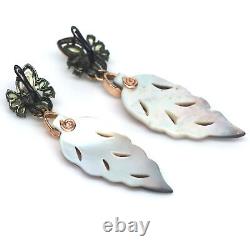 Boucles d'oreilles en feuille de nacre sculptée, péridot, labradorite et zircone cubique en argent 925