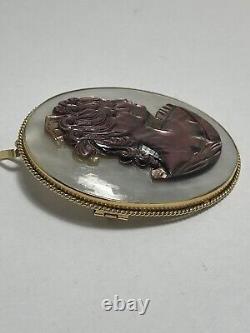 Broche pendentif pour dame en or 18 carats antique avec camée sculpté en nacre de perle, 15 grammes