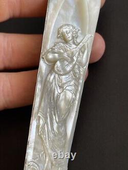 Cameo antique couteau à lettre victorien avec une exquise sculpture en nacre
