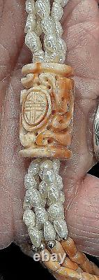 Collier de perles, corail sculpté et or finement enfilé et noué à la main de 34 pouces