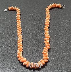 Collier de perles sculptées en corail naturel de peau d'ange victorien antique