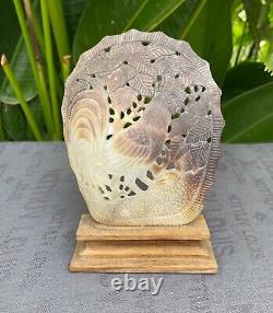 Coquille de crâne sculptée de coquillage océan mer vendre mère de perles avec support Coq sculpté