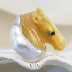ÉNORME Perle de culture des mers du Sud en nacre baroque sculptée en forme de cheval, non percée, 2.91 g