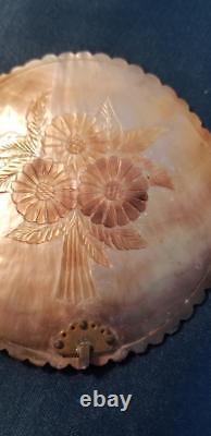 Jolie ancienne rare abat-jour de bougie en nacre sculptée en coquille florale