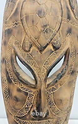 Masque en bois sculpté rare Honiara Îles Salomon Pacifique Sud Nacre de Mère