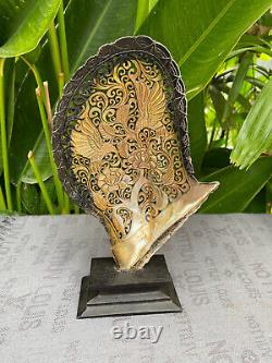 Oiseau Phoenix sculpté en coquillage magnifique coquille sculptée en nacre incluse. Stand