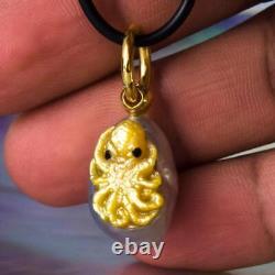Pendentif pieuvre Perle de mer du sud en nacre sculptée et vermeil sterling 5,36 g