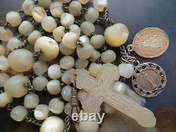 Rosaire en perles de nacre antique des années 1800 - Croix en nacre sculptée / Médaille de la Douleur