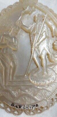 Sculpture religieuse antique en nacre de mère de perle de Bethléem, Baptême. XIXe siècle.